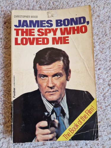 James bond the spy who - james,