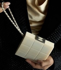 RARE! CHANEL MINAUDIÈRE CHOCO