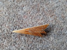 LIBERAL VICTORY SELF SACRIFICE SERVICE VINTAGE LIBERAL PARTY  BADGE c1920s