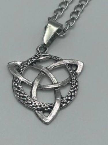Celtic triquetra pendant - pendant, –