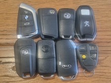 JOB LOT OF 8 USED CAR KEYS IN