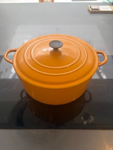 Vintage creuset yellow - le,