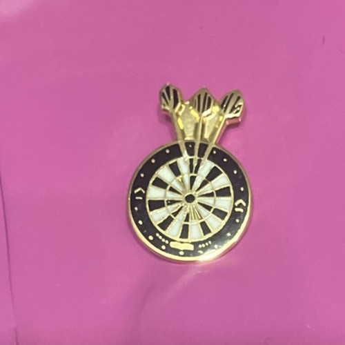 Darts dart board pin badge - darts,
