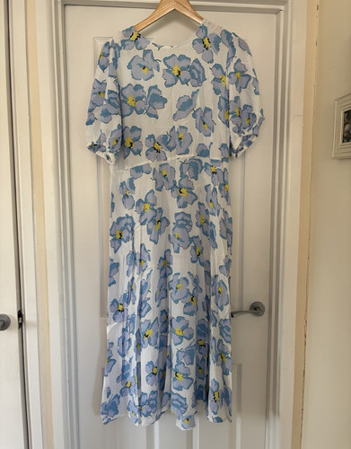 Marks spencer white - &,