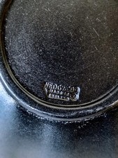 Black Vintage Wedgwood Clam
