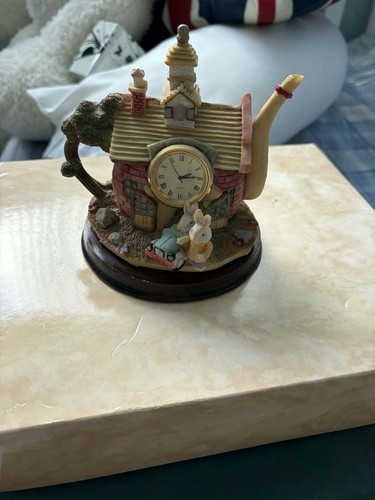 Cottage teapot design quartz - cottage,