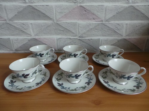 Royal doulton burgundy set - royal,