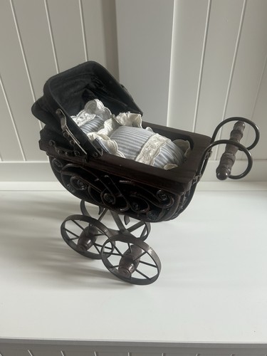 Vintage dolls pram - vintage,