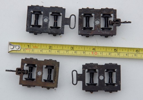 Triang coach bogies from early - coach,