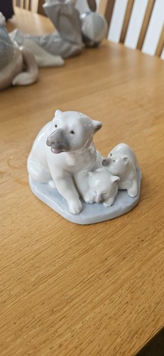 Lladro polar bear - bear, n