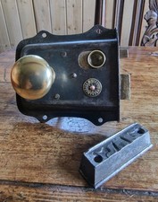 Victorian Privacy Lock, Keep & Brass Door Knobs with Back Plate 