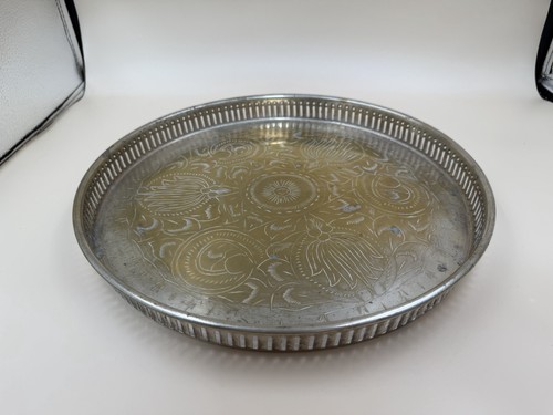 Vintage round silver - round, metal