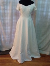 Wedding dress size 16 ivory