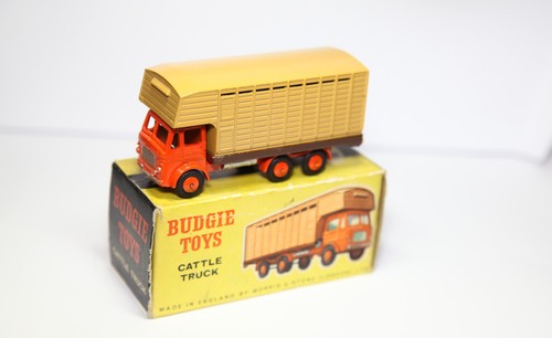 Budgie 220 cattle truck - 220, in