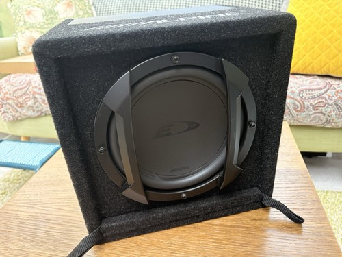 Alpine swe 815 amplified - 8",