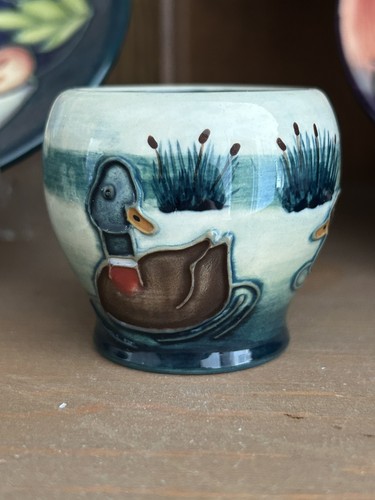 Moorcroft farmyard egg - moorcroft,