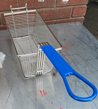 DEEP FAT FRYER BASKET WITH HOOK AND SAFETY HANDLE 31 X 16CM, NEVER USED £16+VAT