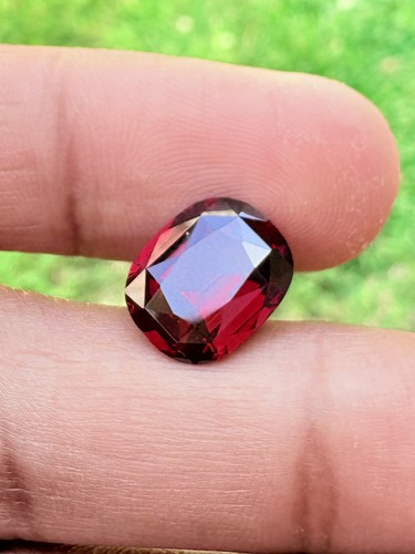 Ceylon pyrope almandine garnet - pyrope,