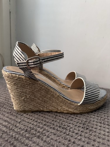 Blue white striped wedge - striped,