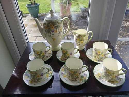 Royal doulton april v2000 - doulton,
