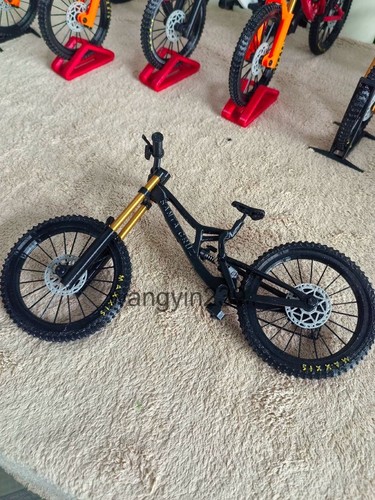 Santa cruz v10 mountain - 1:9,