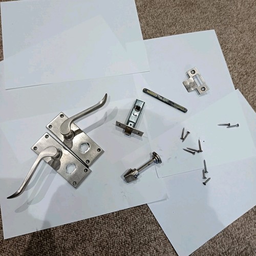 Howdens door handles and - handles,