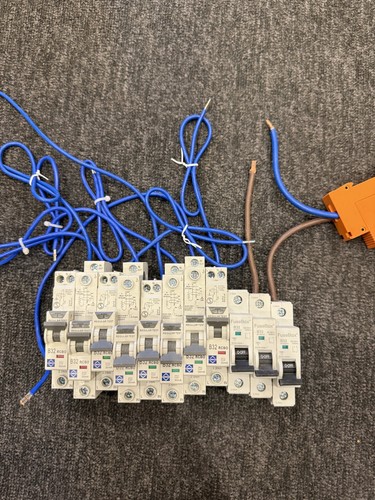 10x circuit breakers job - circuit, lot