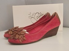 WOMENS LEATHER SHOES SIZE 6