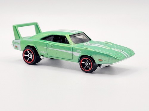 Hot wheels dodge charger - hot,