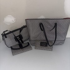 Guess Handbag, Purse And Shoulder Bag Collection