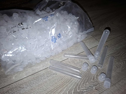 100 plastic test tubes - 100,