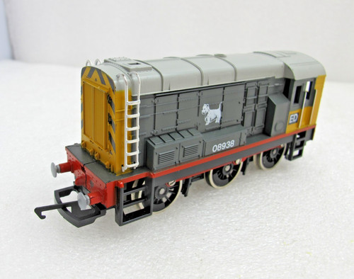 Hornby r803 class 08938 - r803,