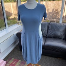 M Medium 10 12 Nina Leonard