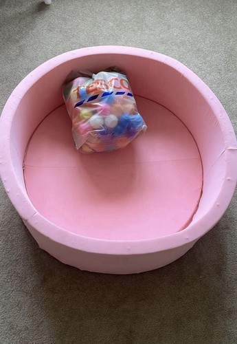 Pink ball pit with - ,