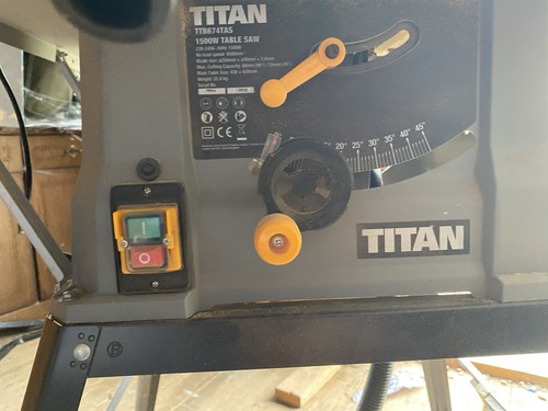 Titan ttb674tas 1500w - titan, corded