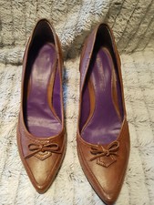 Tan faux leather shoe size 8
