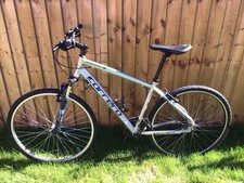 Carrera Crossfire Men's Hybrid Bike Suntour M3010 Silver