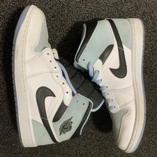 Jordan 1 dv1308-104  white and blue very new used few time nike