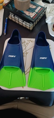 Maru swimming training - swimming, fins
