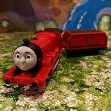 Mattel JAMES & TENDER 2009 Trackmaster Train Thomas & Friends Tomy