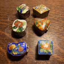 Vintage Enamel Pill Box’s Mint Condition