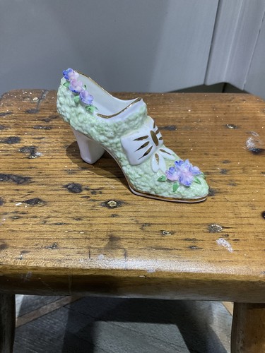 Vintage ornamental shoe royale