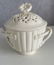 Leeds Classic Creamware Lidded Pot