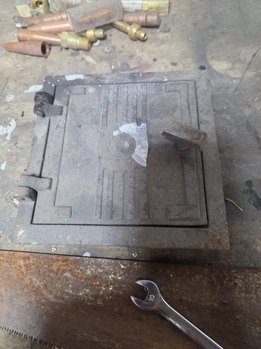 Cast iron fire door - , /