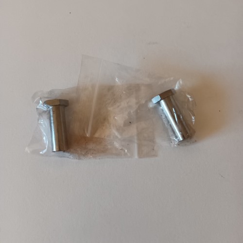Rocker box cover bolts - b,