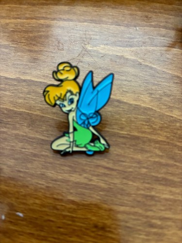 Disney tinkerbell badge pin - badge,