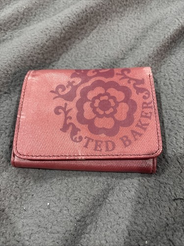 Pink ted baker wallet features - ted,