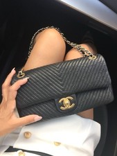 CHANEL Surpique Chevron