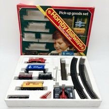 Hornby R680 Pick-Up Goods Set