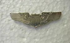 Pilot Wings pin badge. Silver wing design. Metal. Pilots. Airplane Airforce